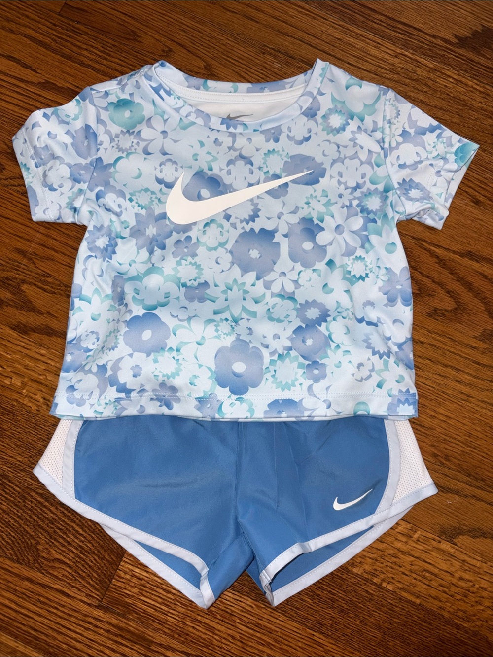 Nike Girls Blue & White Floral Athletic Dri-Fit Top with Light Blue Shorts 3T